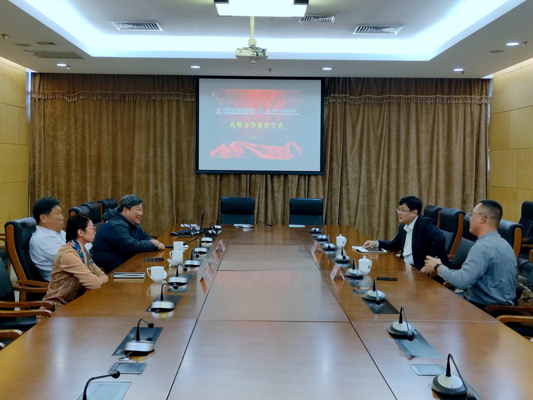 1608539043287615.jpg c4c0eb141644df601933e69b1b18232_副本.jpg